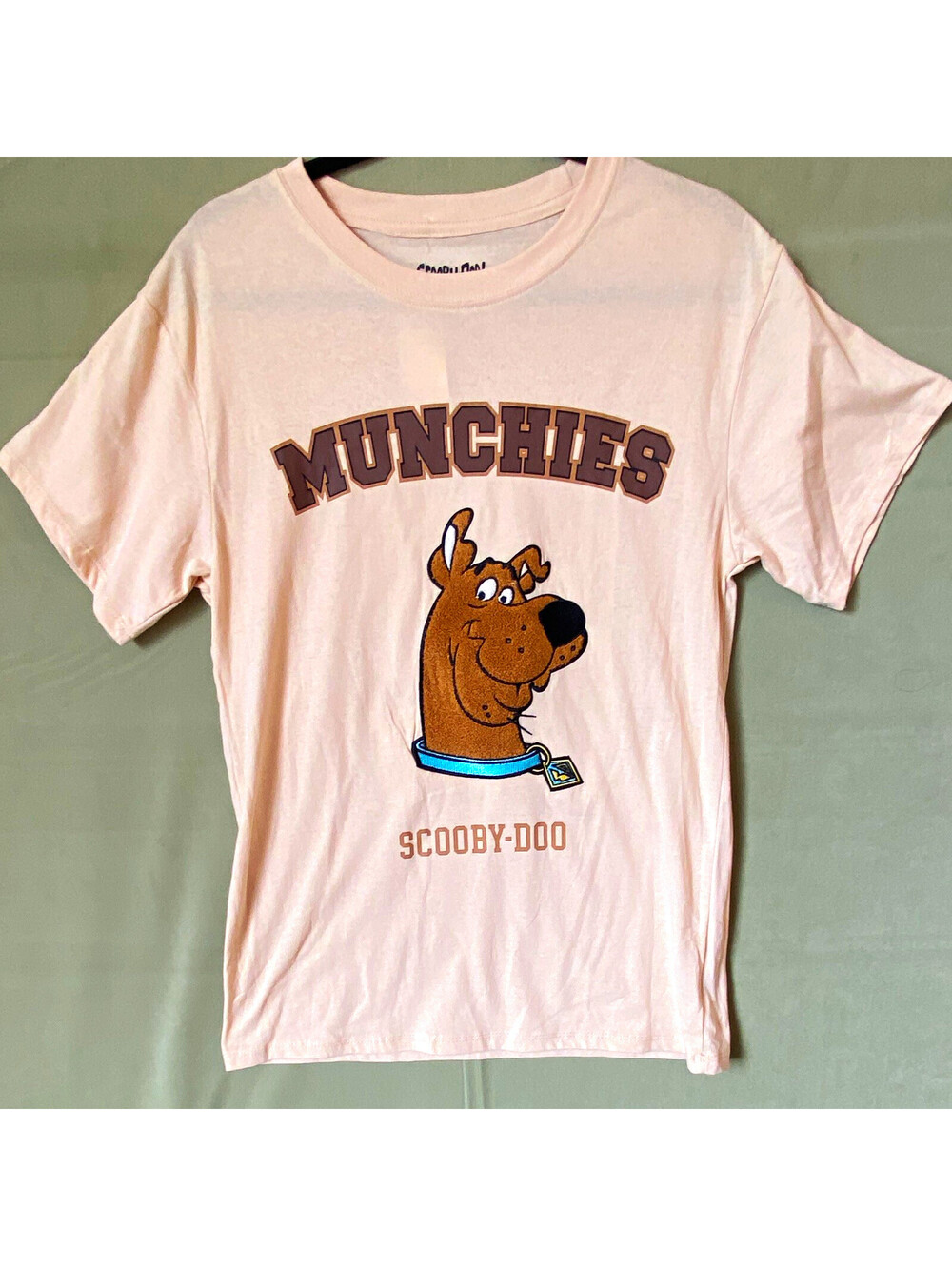 Scooby-Doo! Men’s Regular Fit Beige Munchies Graphic Crew Neck T-Shirt Sz M